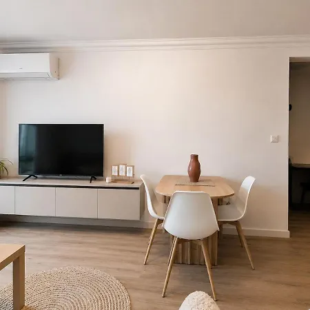Central, Comfortable & Well Connected Apartamento San Julián