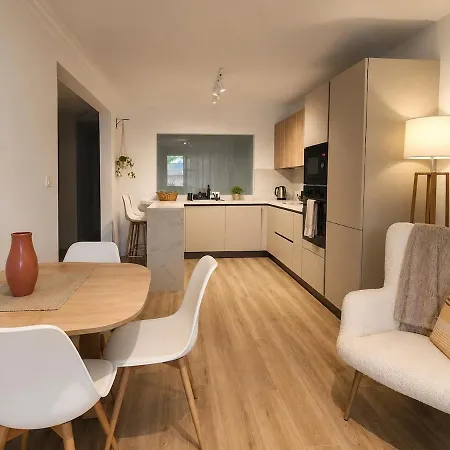 Central, Comfortable & Well Connected San Julián