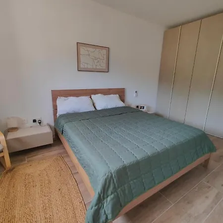 Central, Comfortable & Well Connected Apartamento *